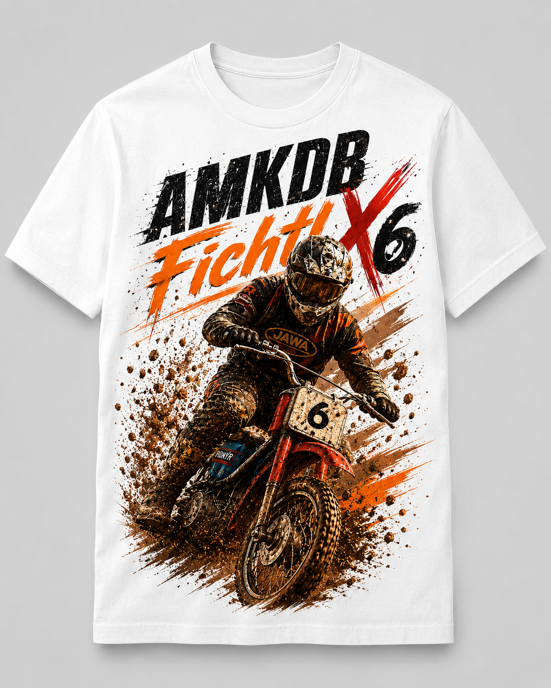 Bílé tričko s potiskem AMKDB Fichtl X6 a motokrosovým jezdcem na Pionýru